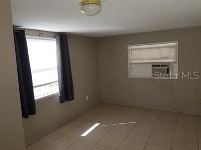 Building Photo - 317 E Tarpon Ave