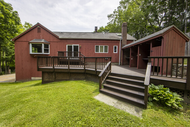 Building Photo - 326 Wilton Rd E