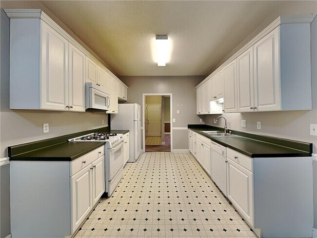 Foto del edificio - 145 Rosewood Cir