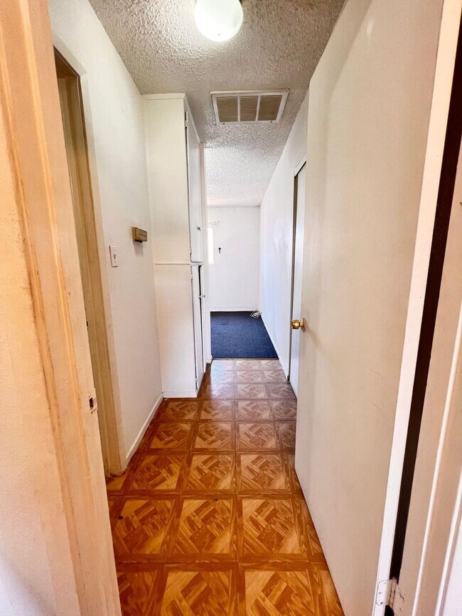 Foto del edificio - 1 bedroom 1 bathroom westside apt