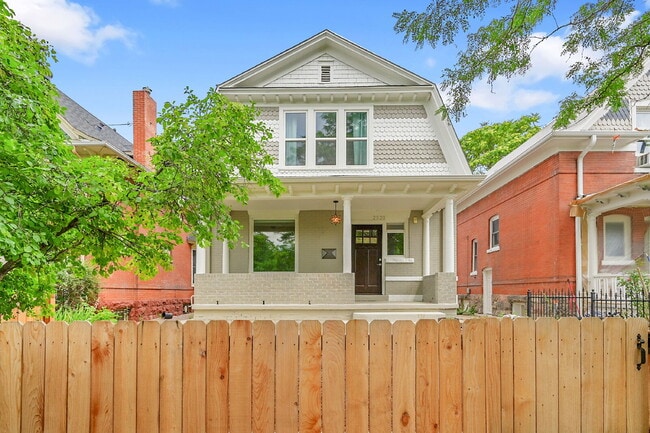 Building Photo - $3,595 - 3 Bed, 2 Bath Updated Home In Den...
