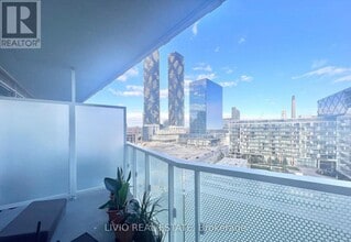 Building Photo - 15 Queens Quay E