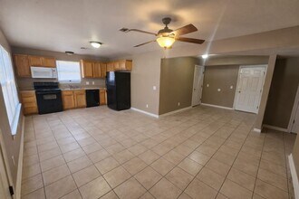 Building Photo - 2102 S Cunningham Ave