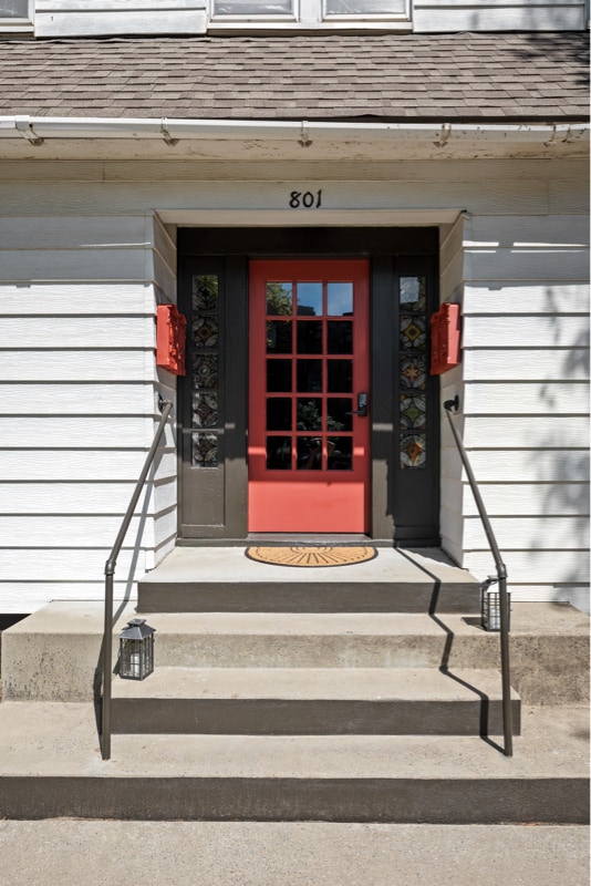 Building Photo - 801 E Lakeside Ave