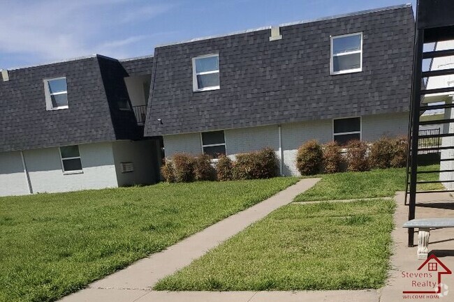 Building Photo - 2111 NW Lindy Ave