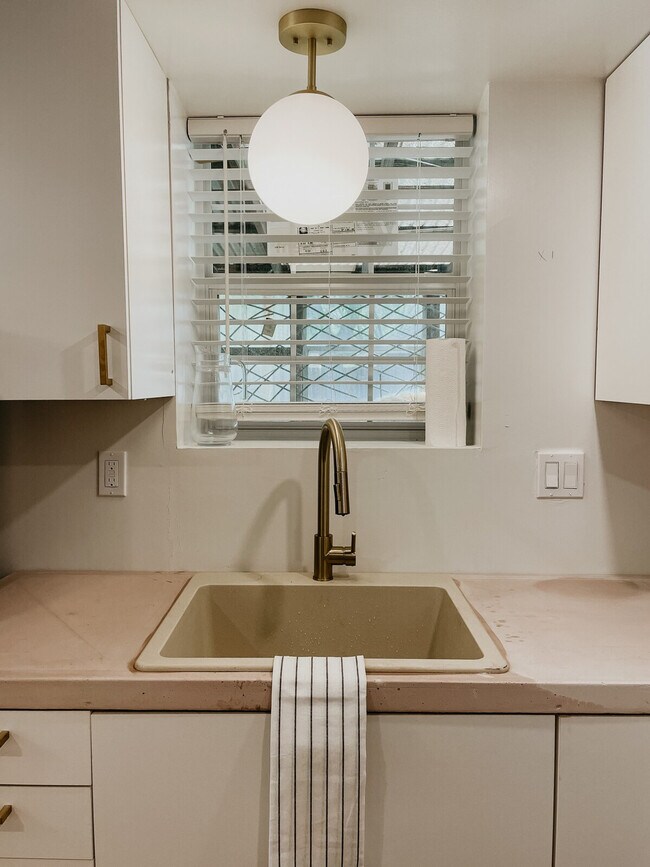 Foto del edificio - 3225 Colcord Ave