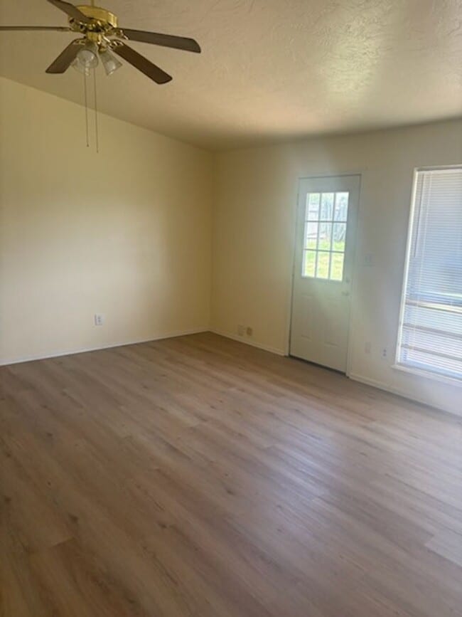 Building Photo - 6414 SW Lynnwood Ave