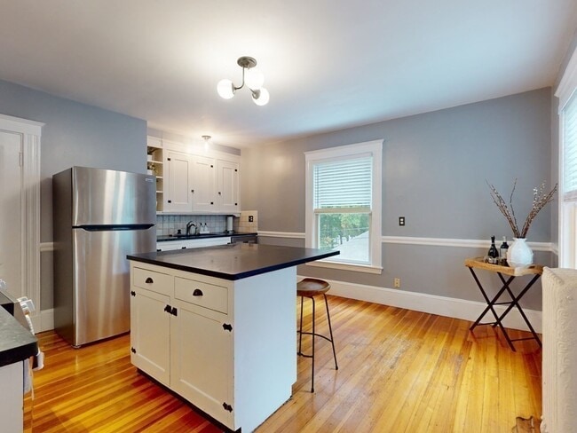 Building Photo - 12 Bigelow Cir