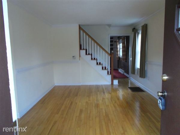 Building Photo - 970 Midland Ave