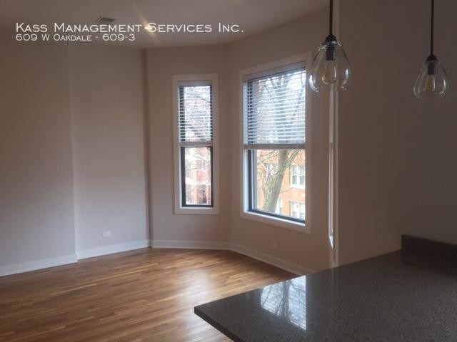 Building Photo - 609 W Oakdale Ave