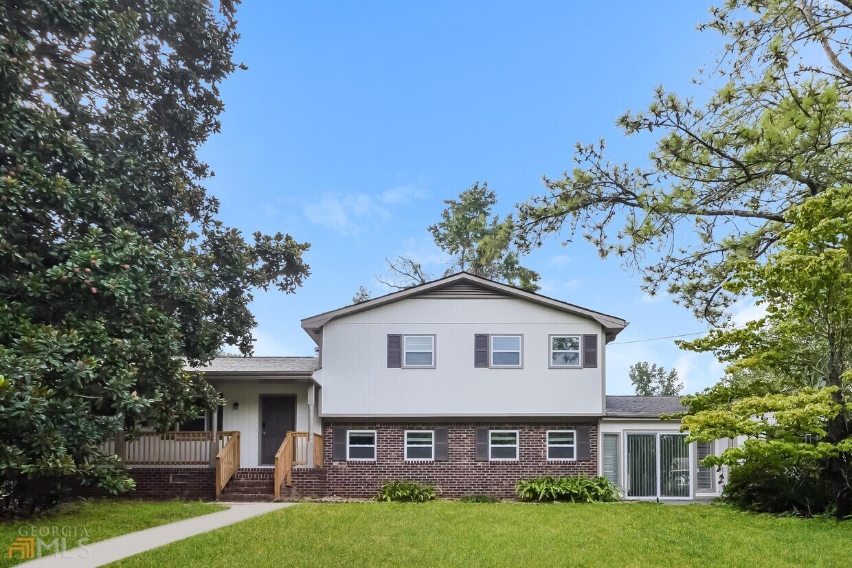 3000 Lakeridge Dr SE, Conyers, GA 30094 House Rental in Conyers, GA