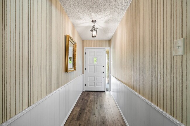 Foto del edificio - Spacious Home in Southwest Lubbock w/ Office
