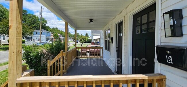 Building Photo - 308 Saint James Ave
