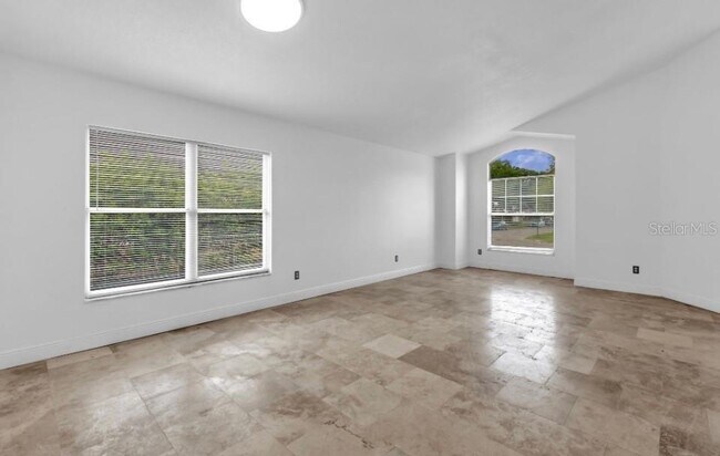 Foto del edificio - 608 Bridge Creek Blvd