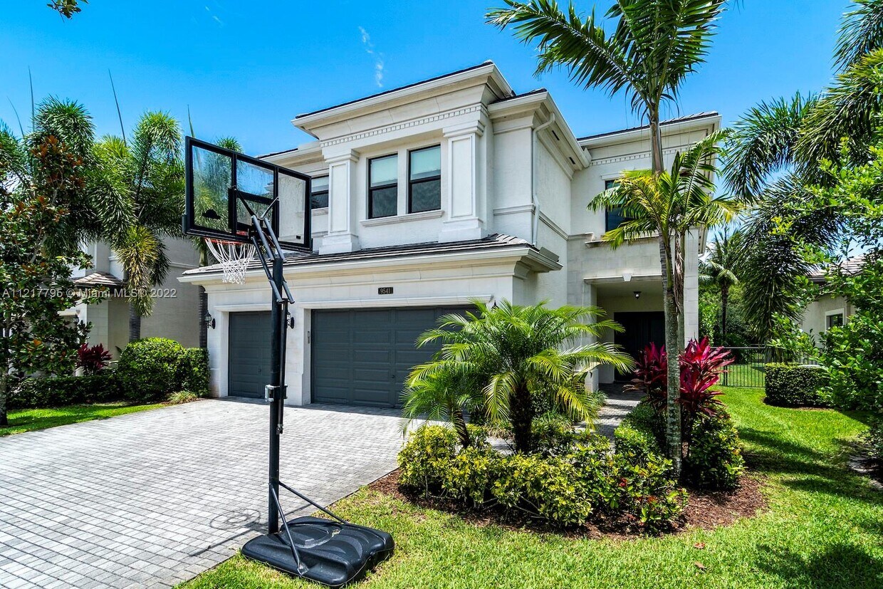 Primary Photo - 9541 Eden Roc Ct