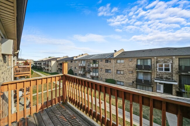 Foto del edificio - 5117 N East River Rd