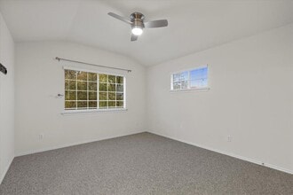 Building Photo - 16100 S Great Oaks Dr
