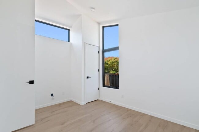 Foto del edificio - 1570 7th Ave