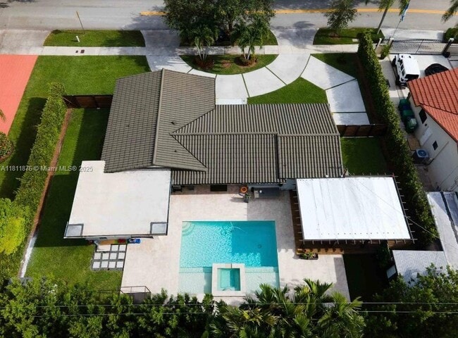 Foto del edificio - 8799 SW 80th St
