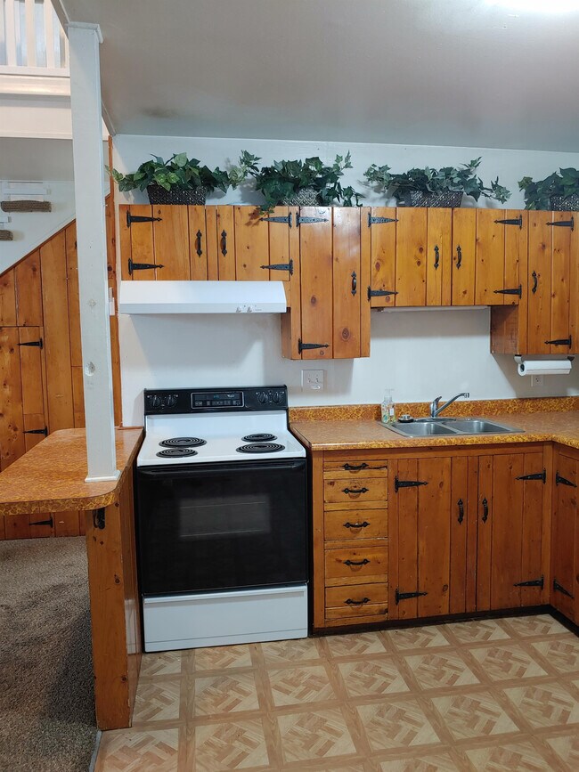 550 N Main St, Payson, UT 84651 Townhome Rentals in Payson UT