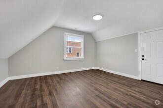 Building Photo - 3040 W Medill Ave