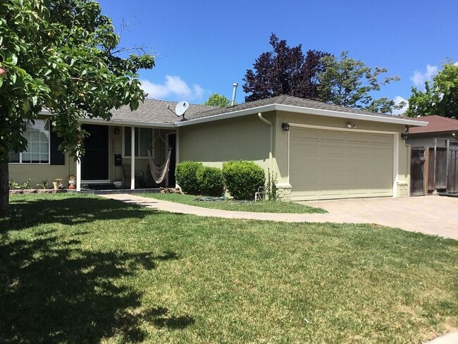 Building Photo - 39821 Wyatt Ln
