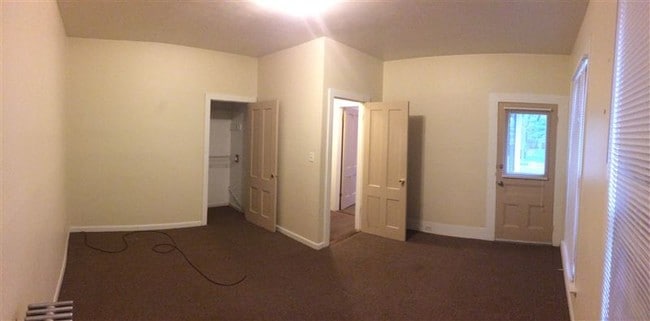 Building Photo - 16 Elm St