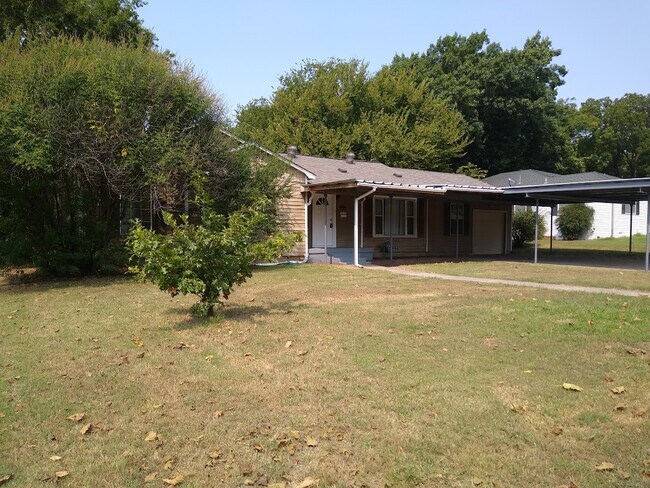 Building Photo - 605 Lipscomb St