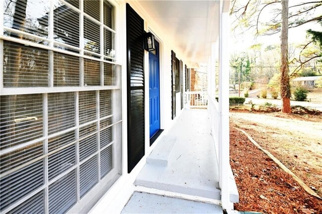 Building Photo - 88 Lucia Dr SE