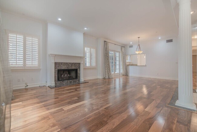 Foto del edificio - 9848 Vidor Dr