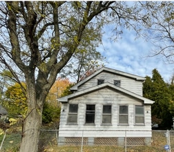 Building Photo - 6553 Newman Ave