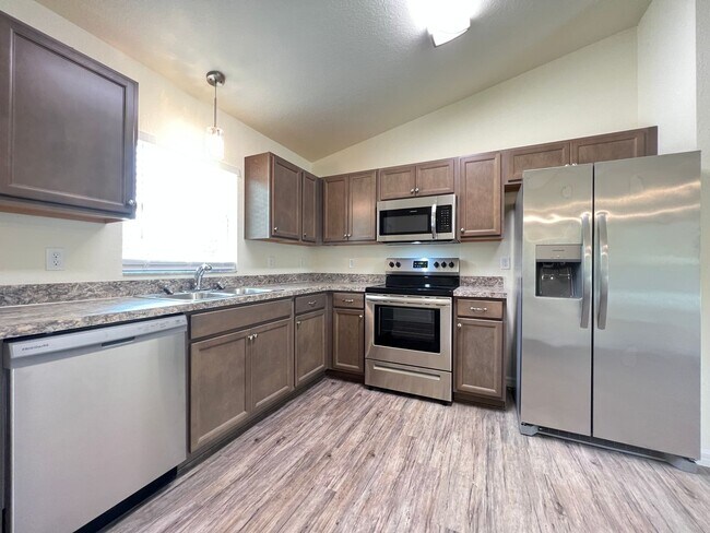 Foto del edificio - Lovely 3 Bedroom, 2 Bathroom Home in Ocala!!