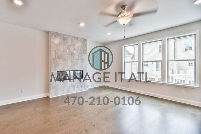 Foto del edificio - Elegant 4 Bedroom Townhome in Prime Location in Dorvaville