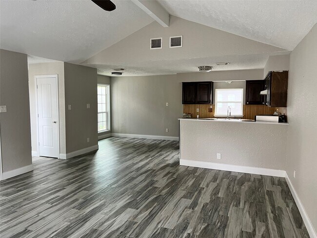 Building Photo - 17511 Glenhew Rd