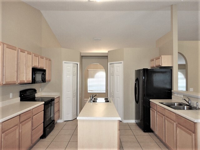 Building Photo - 2579 Hornlake Circle