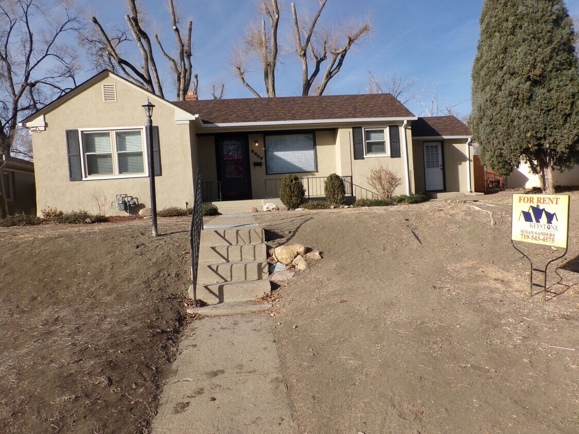 Primary Photo - North side 3 Bedroom & 1 Bath Home w/ Carp...
