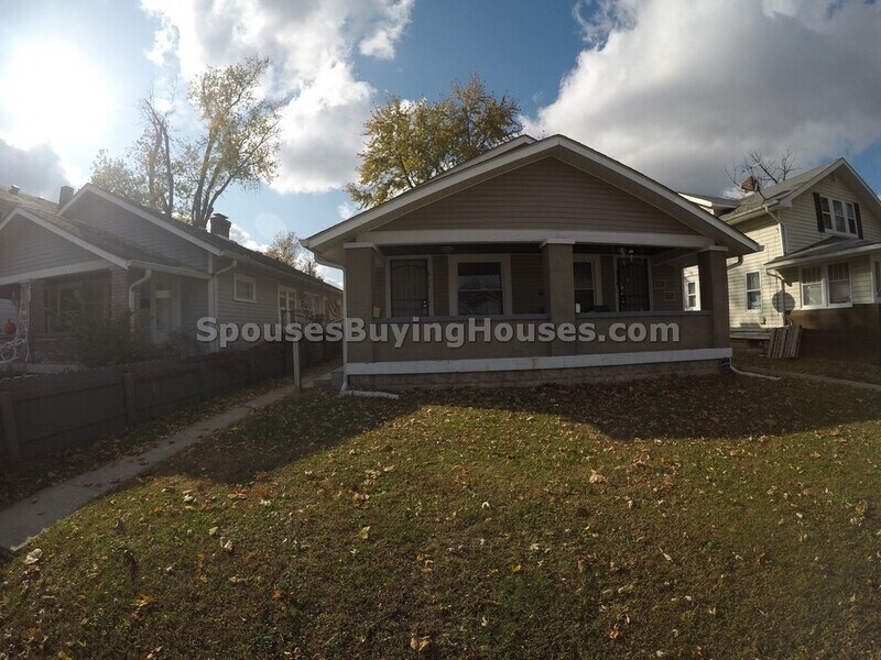 Primary Photo - 894-896 N Gladstone Ave