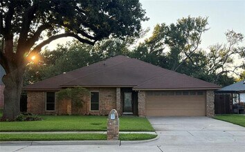 Building Photo - 2182 Brady Dr