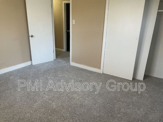 Building Photo - 3510 SW Clare Ave