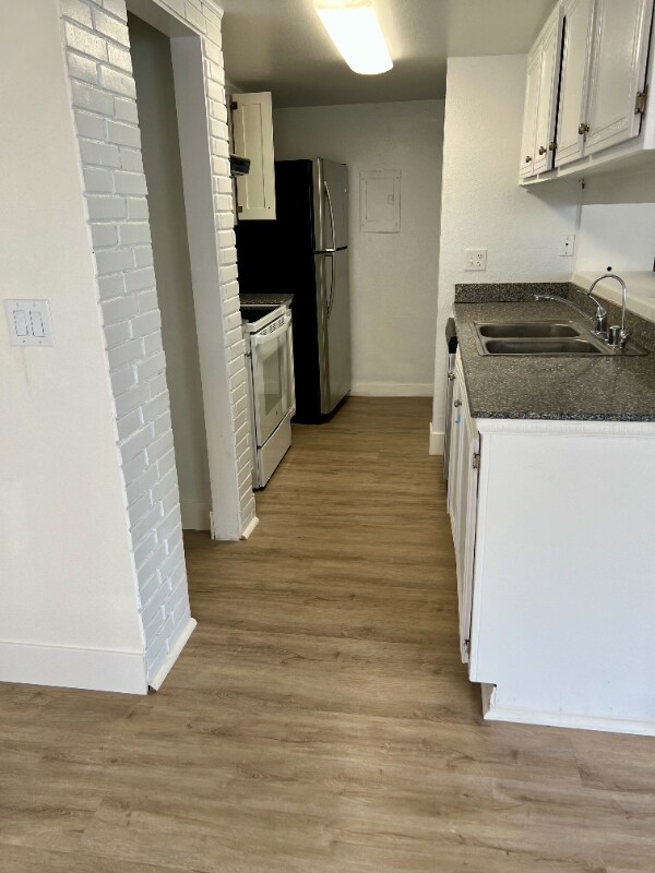 Foto del edificio - 610 W Hemlock St