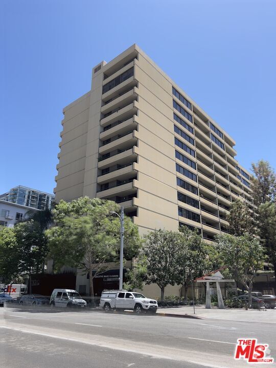 Building Photo - 600 W 9th St