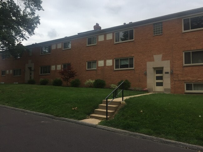 Building Photo - 1223 Elm Dr