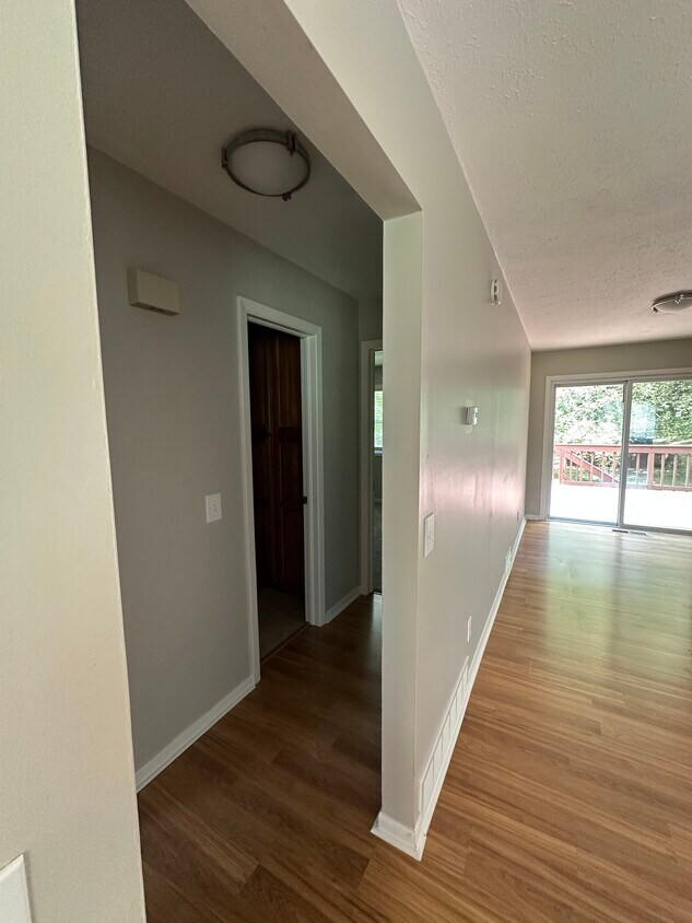 Foto principal - 8867 Lutz Ave NW