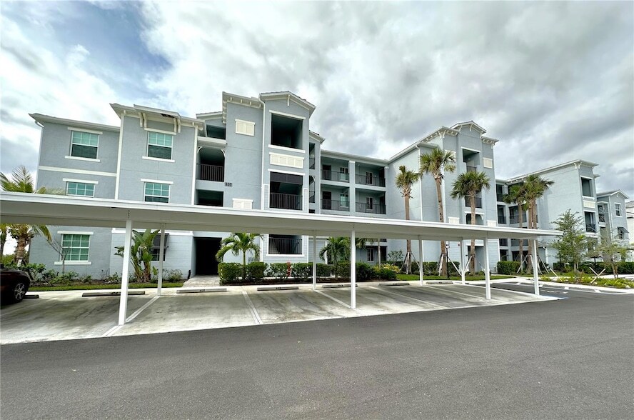 Primary Photo - 14061 Heritage Landing Blvd