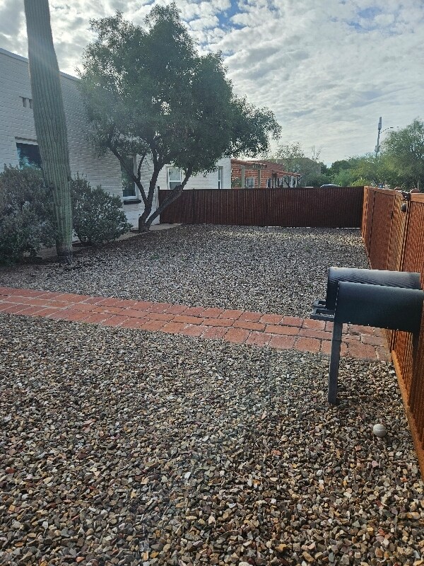 Building Photo - 1548 E 9th St