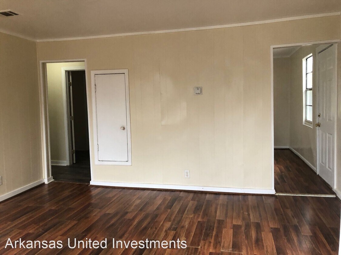 Foto principal - 2 br, 1 bath House - 161 Roosevelt Rd