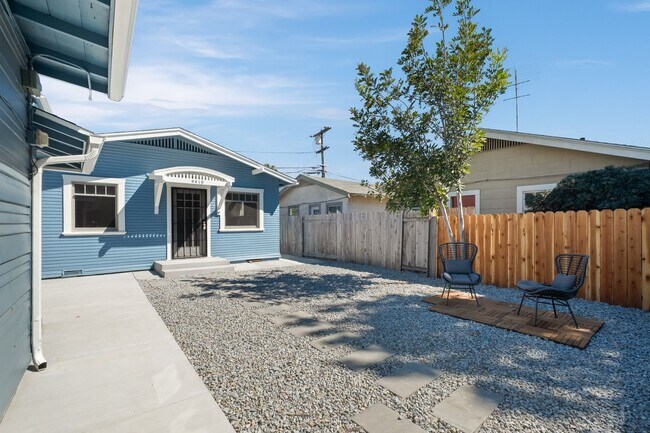 Foto del edificio - 4419–4423 Mississippi St — fully renovated with designer finishes throughout!