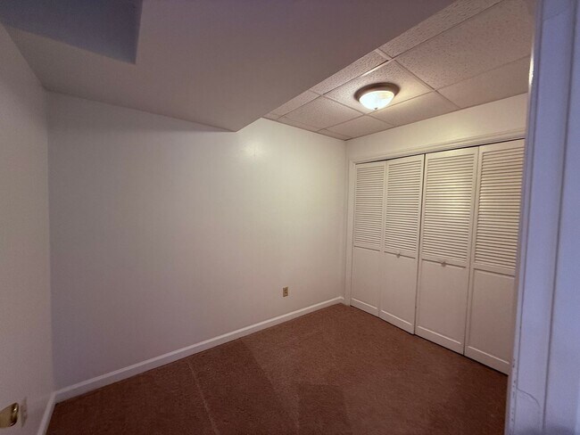 Foto del edificio - 120 Flagg Ct