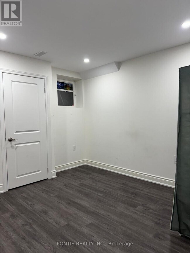 Photo du bâtiment - 25 Banner Elk St