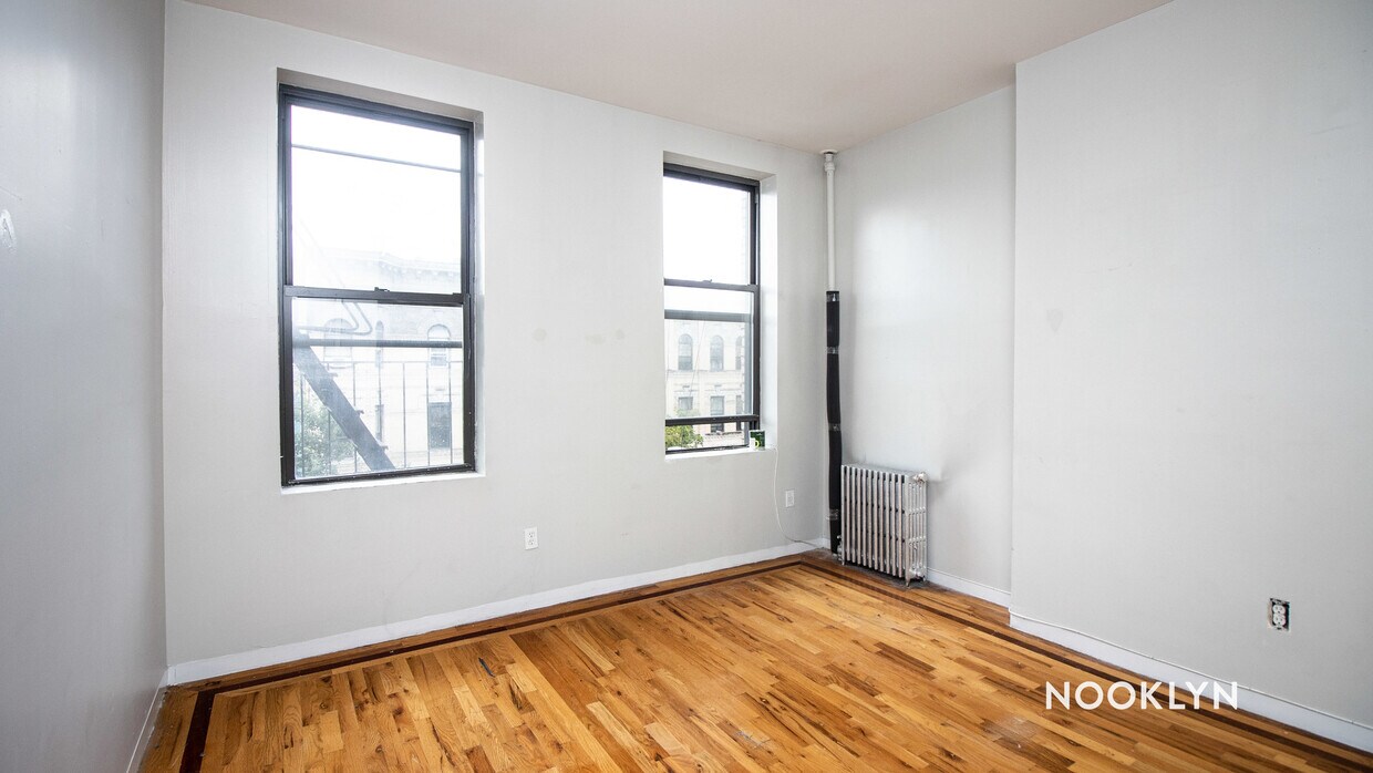 Primary Photo - 765 Macdonough St